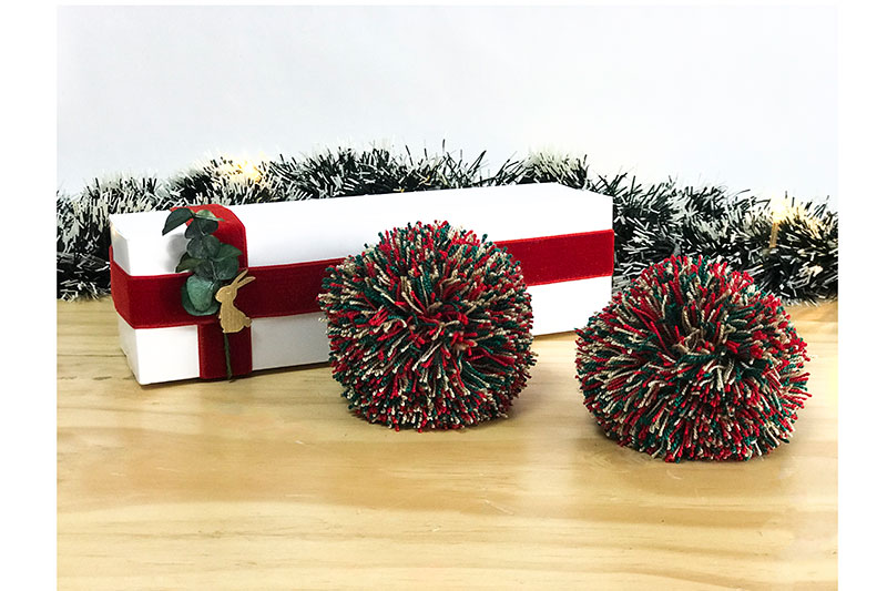 set de 6 bolas pequeñas navidad en hilo